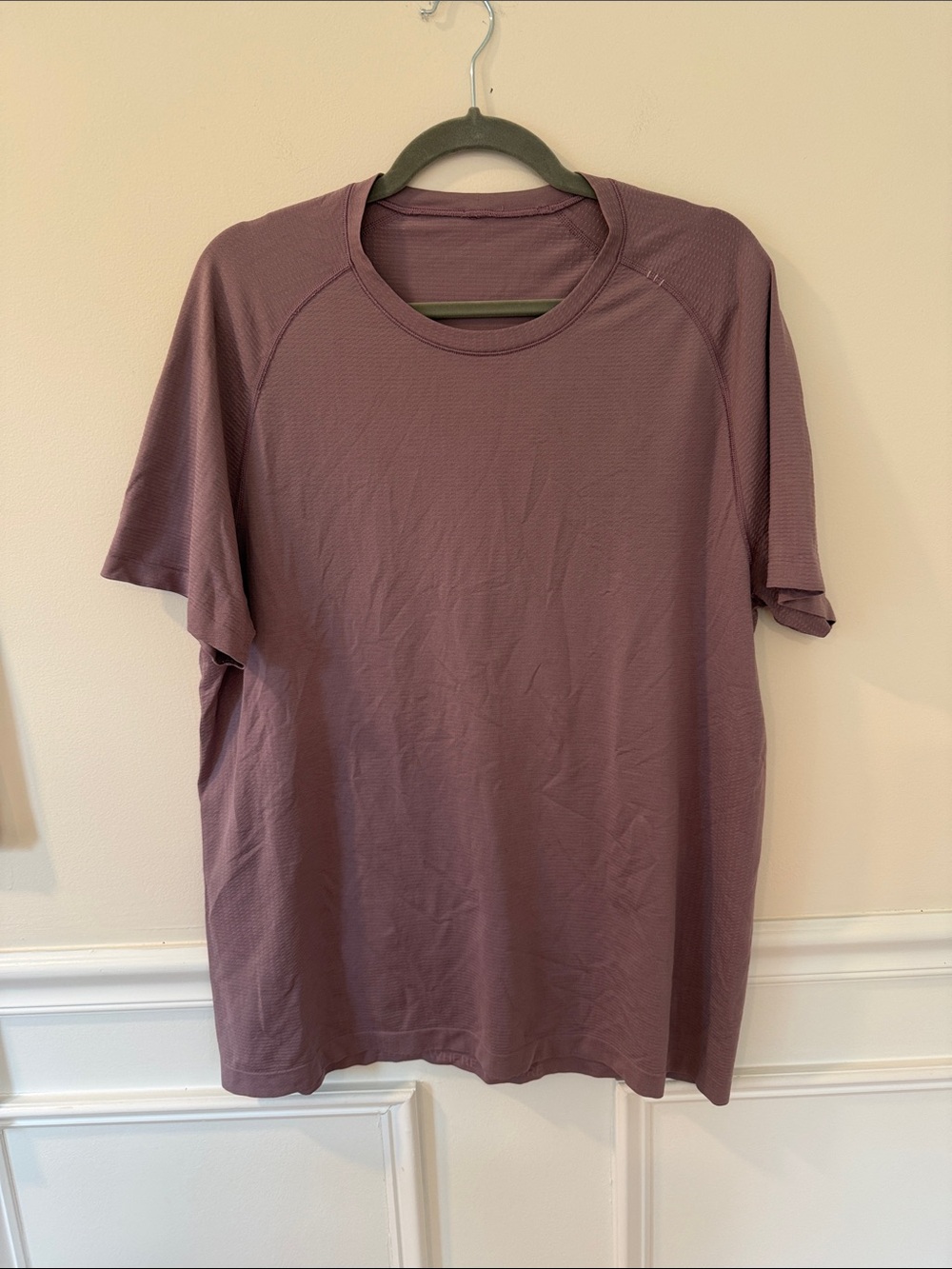 lululemon athletica Men's Crew Neck Tee - Mauve